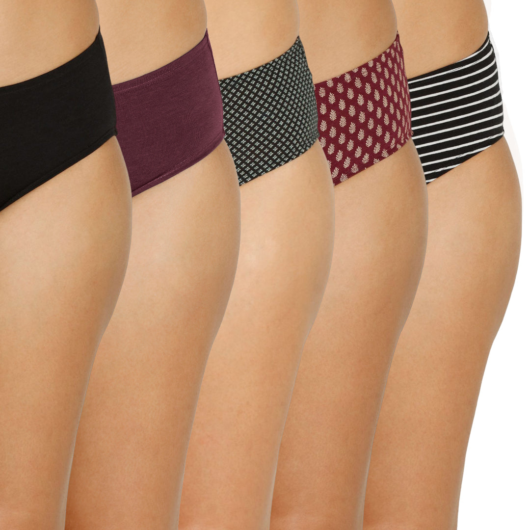 Organic Bamboo Inner elastic Mid waist Hipster for Women -Pack of 5's photograph that's made with an innovative bamboo and organic cotton fabric from Lavos Performance, a carbon neutral eco-fashion company. A hip-hugging hipster panty that gives you the feeling of freedom and comfort you have been looking for. It comes with a soft elastic waistband and a double-layered gusset to ensure comfort. This combo contains a pack of five non-transparent neutral colors panties for day-to-day needs.