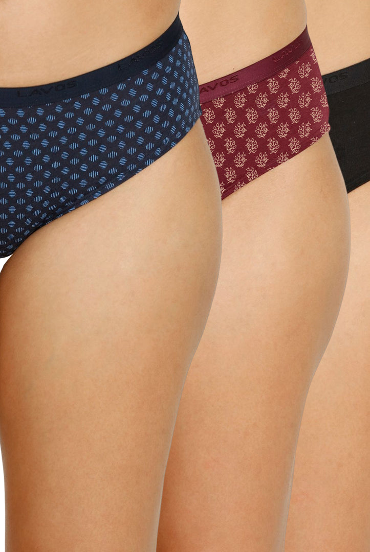 Hipster Outer Elastic Mid Waist Printed Panty (PO3)'s photograph that's made with an innovative bamboo and organic cotton fabric from Lavos Performance, a carbon neutral eco-fashion company.