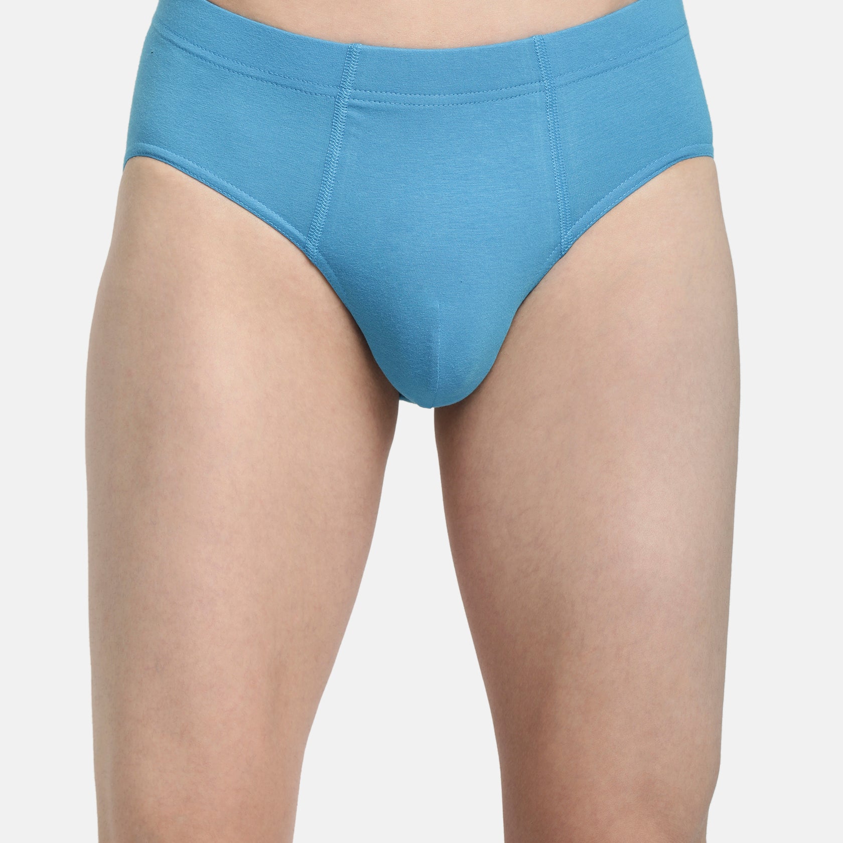 Lavos Mens Stretch Brief's photograph that's made with an innovative bamboo and organic cotton fabric from Lavos Performance, a carbon neutral eco-fashion company. Buy Stretch Brief For Men Online. Made with Bamboo Performance Technology, they are super soft, comfortable, 4-way stretchable, and wicks away sweat. Explore Latest Collection Of Bamboo Clothes At Lavos Performance.