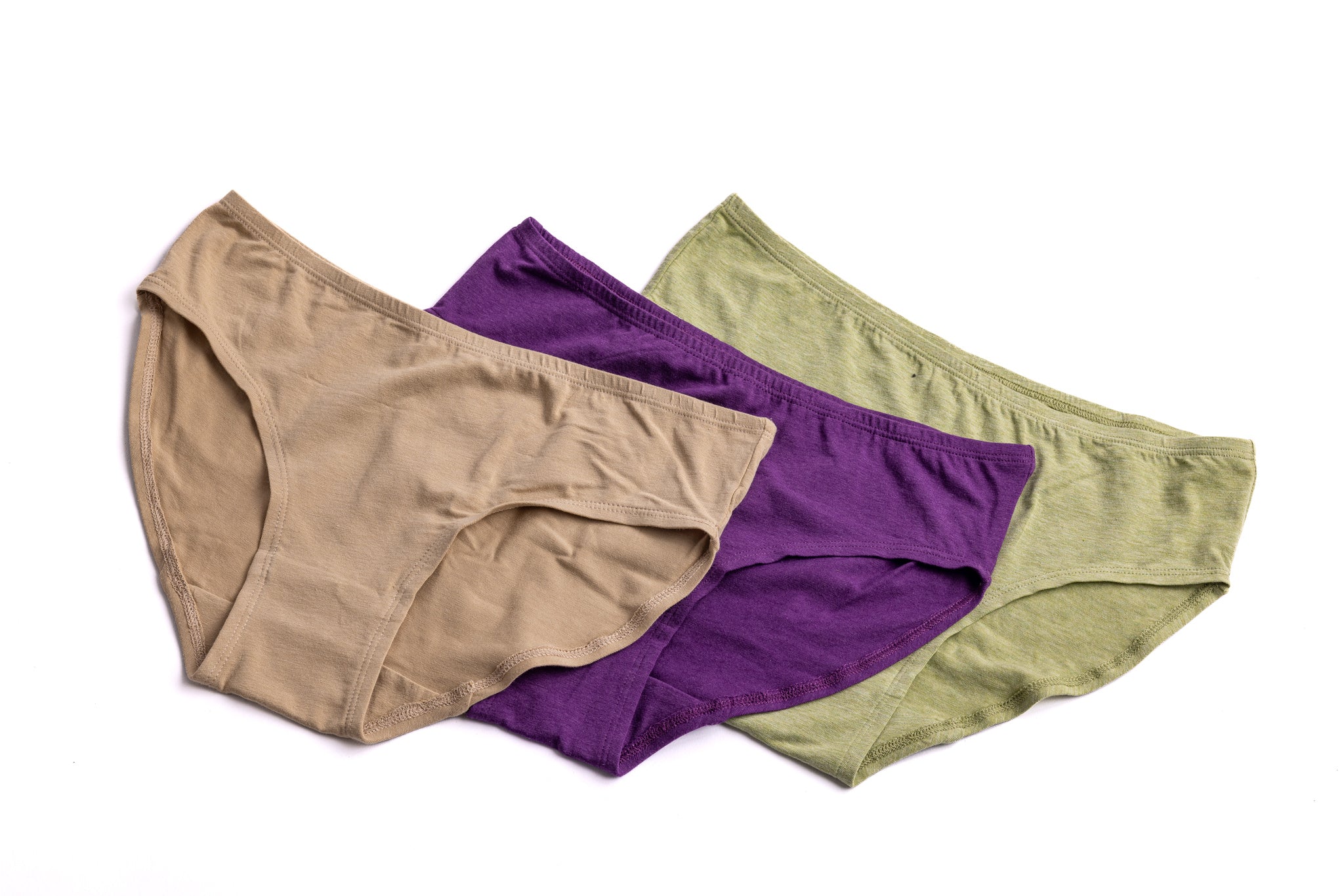 Organic Bamboo Inner elastic Mid waist Hipster for Women- Pack of 3's photograph that's made with an innovative bamboo and organic cotton fabric from Lavos Performance, a carbon neutral eco-fashion company. A hip-hugging hipster panty that gives you the feeling of freedom and comfort you have been looking for. It comes with a soft elastic waistband and a double-layered gusset to ensure comfort. Stabilize the temperature of your sensitive areas. Keep them cool & fresh all day long. 