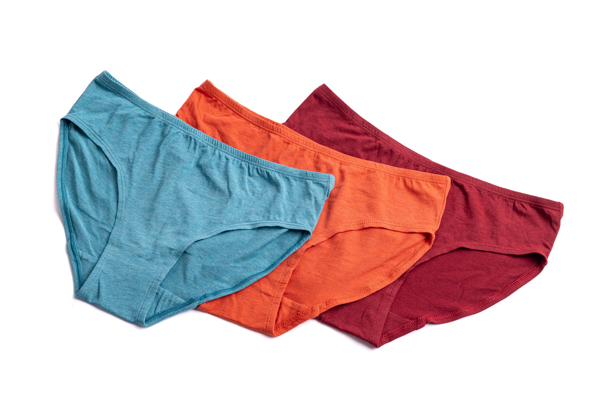 Organic Bamboo Inner elastic Mid waist Hipster for Women- Pack of 3's photograph that's made with an innovative bamboo and organic cotton fabric from Lavos Performance, a carbon neutral eco-fashion company. A hip-hugging hipster panty that gives you the feeling of freedom and comfort you have been looking for. It comes with a soft elastic waistband and a double-layered gusset to ensure comfort. Stabilize the temperature of your sensitive areas. Keep them cool & fresh all day long. 
