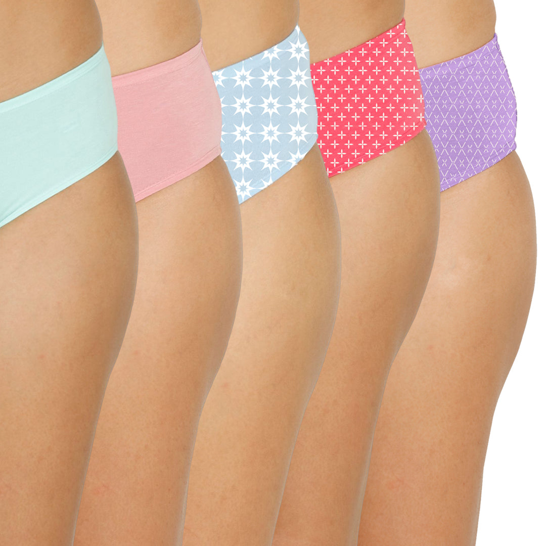 Organic Bamboo Inner elastic Mid waist Hipster for Women -Pack of 5's photograph that's made with an innovative bamboo and organic cotton fabric from Lavos Performance, a carbon neutral eco-fashion company. A hip-hugging hipster panty that gives you the feeling of freedom and comfort you have been looking for. It comes with a soft elastic waistband and a double-layered gusset to ensure comfort. This combo contains a pack of five non-transparent neutral colors panties for day-to-day needs. 