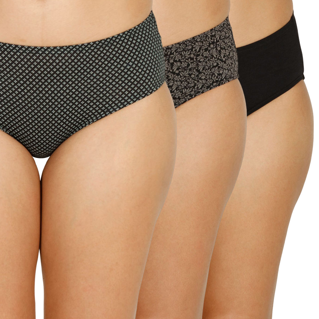 Hipster Inner elastic Mid Waist Printed Panty (PO3)'s photograph that's made with an innovative bamboo and organic cotton fabric from Lavos Performance, a carbon neutral eco-fashion company. 