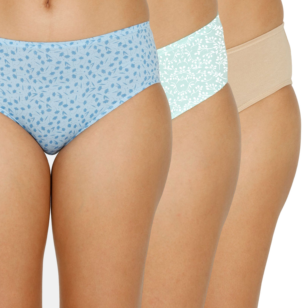 Hipster Inner elastic Mid Waist Printed Panty (PO3)'s photograph that's made with an innovative bamboo and organic cotton fabric from Lavos Performance, a carbon neutral eco-fashion company. 
