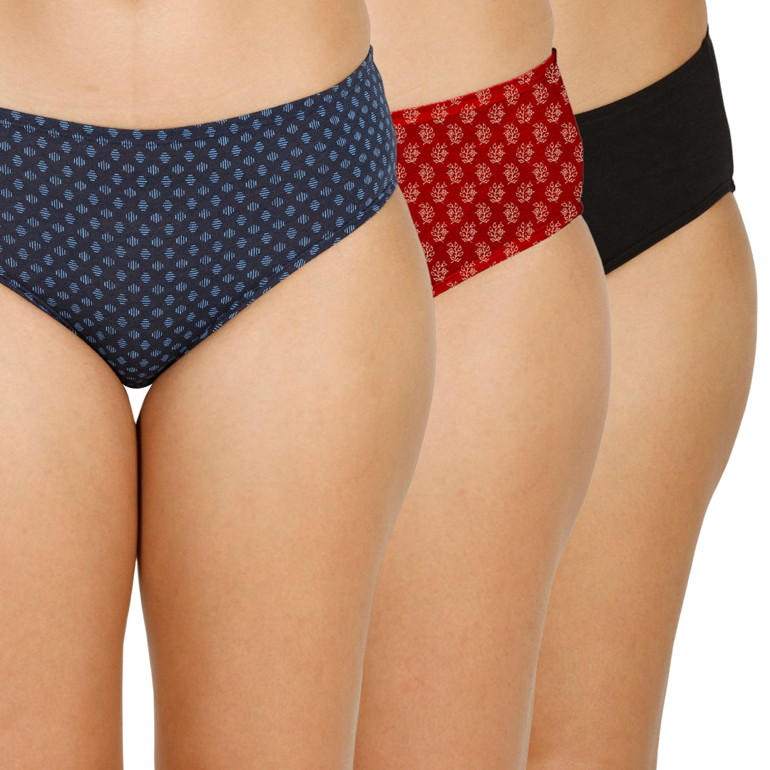 Hipster Inner elastic Mid Waist Printed Panty (PO3)'s photograph that's made with an innovative bamboo and organic cotton fabric from Lavos Performance, a carbon neutral eco-fashion company. 