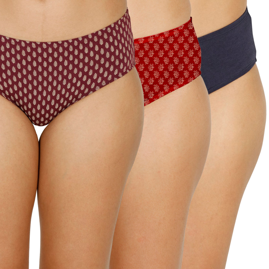 Hipster Inner elastic Mid Waist Printed Panty (PO3)'s photograph that's made with an innovative bamboo and organic cotton fabric from Lavos Performance, a carbon neutral eco-fashion company. 