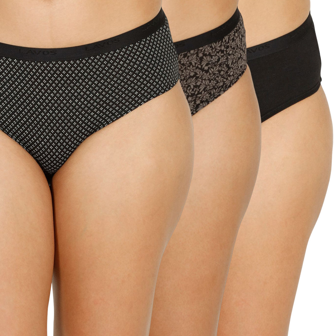Hipster Outer Elastic Mid Waist Printed Panty (PO3)'s photograph that's made with an innovative bamboo and organic cotton fabric from Lavos Performance, a carbon neutral eco-fashion company. 