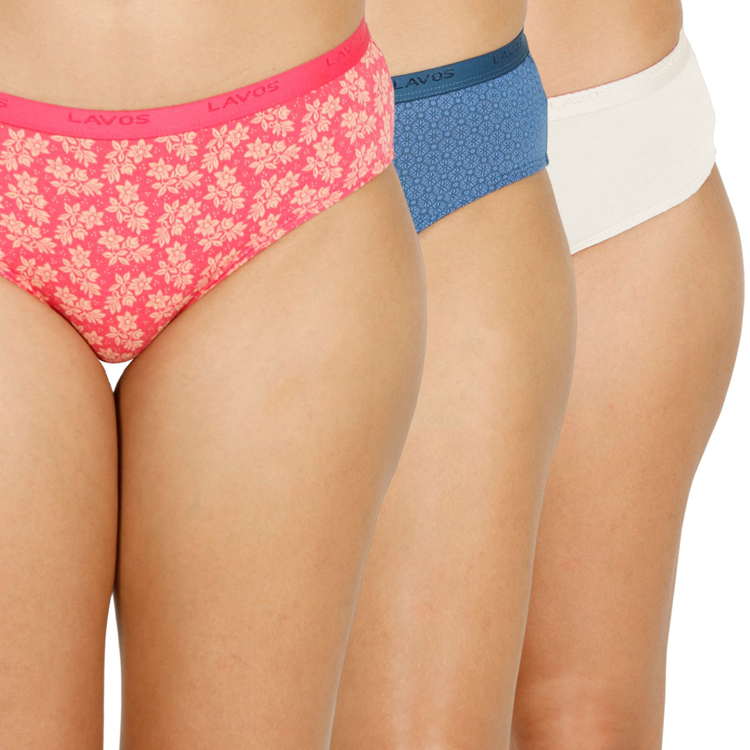 Hipster Outer Elastic Mid Waist Printed Panty (PO3)'s photograph that's made with an innovative bamboo and organic cotton fabric from Lavos Performance, a carbon neutral eco-fashion company. 